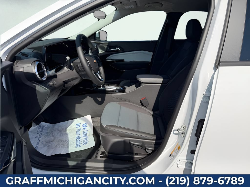 2026 Chevrolet Trax LT - Photo 10