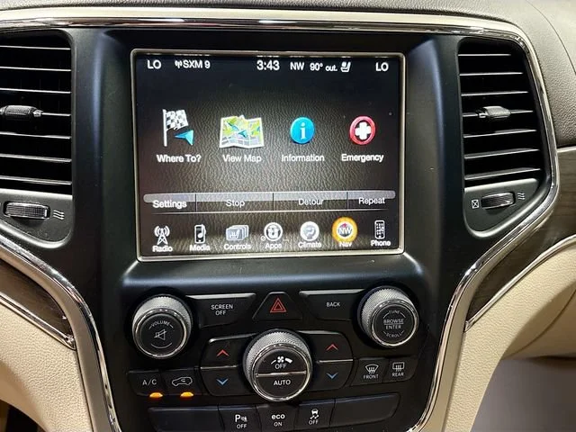 Used 2015  Jeep Overland image 14