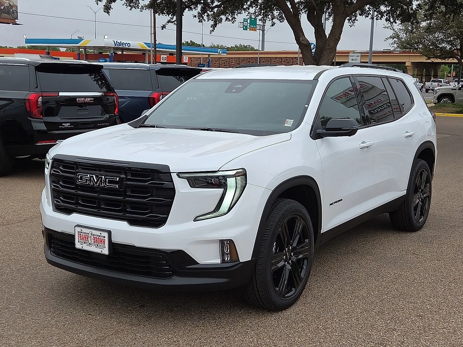 2026 GMC Acadia Elevation FWD's photo