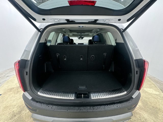 Used 2022 White Kia SX image 23