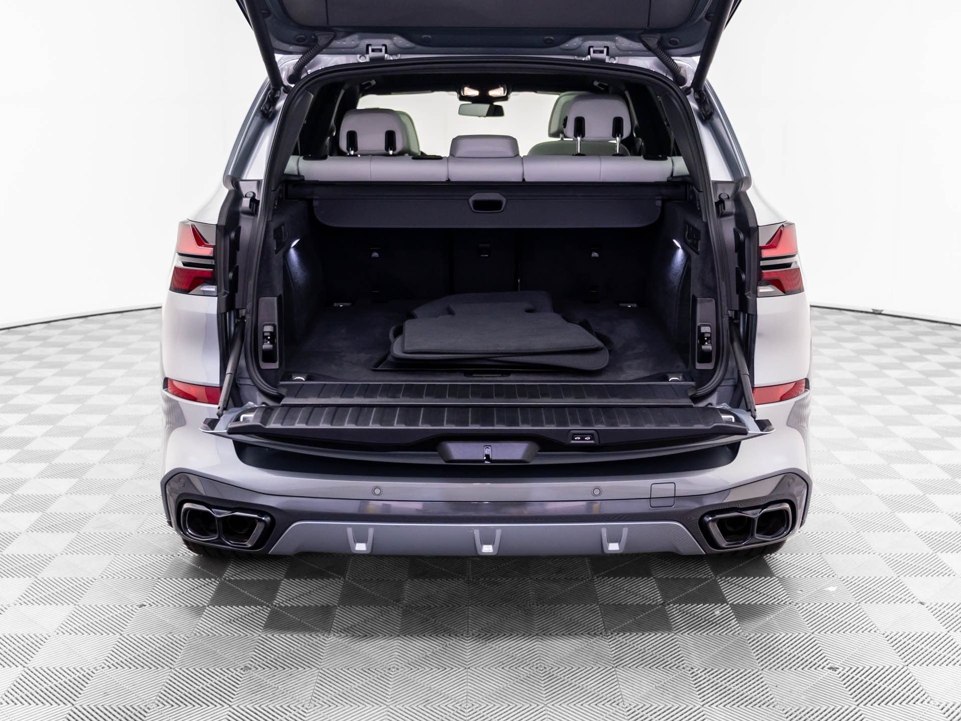 Certified Used 2025 Skyscraper Grey Metallic BMW M60i image 35