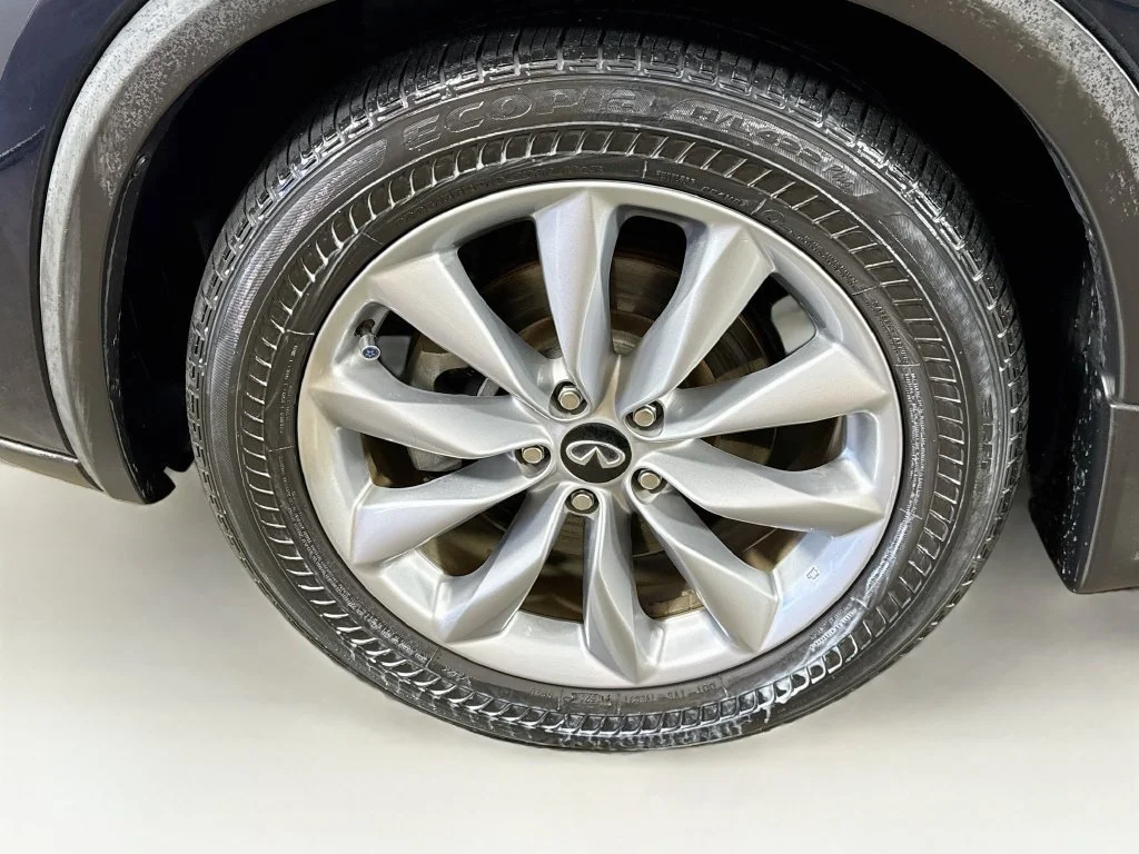 Certified Used 2020 Blue INFINITI LUXE image 41