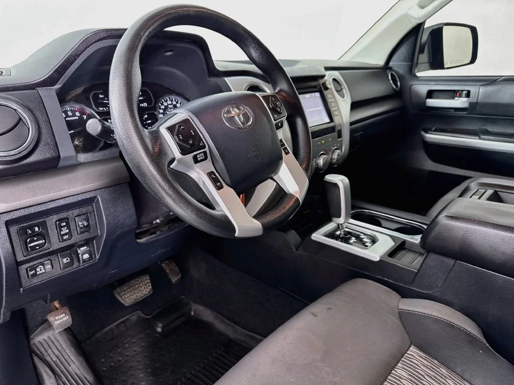 Used 2018 Black Toyota SR5 image 9