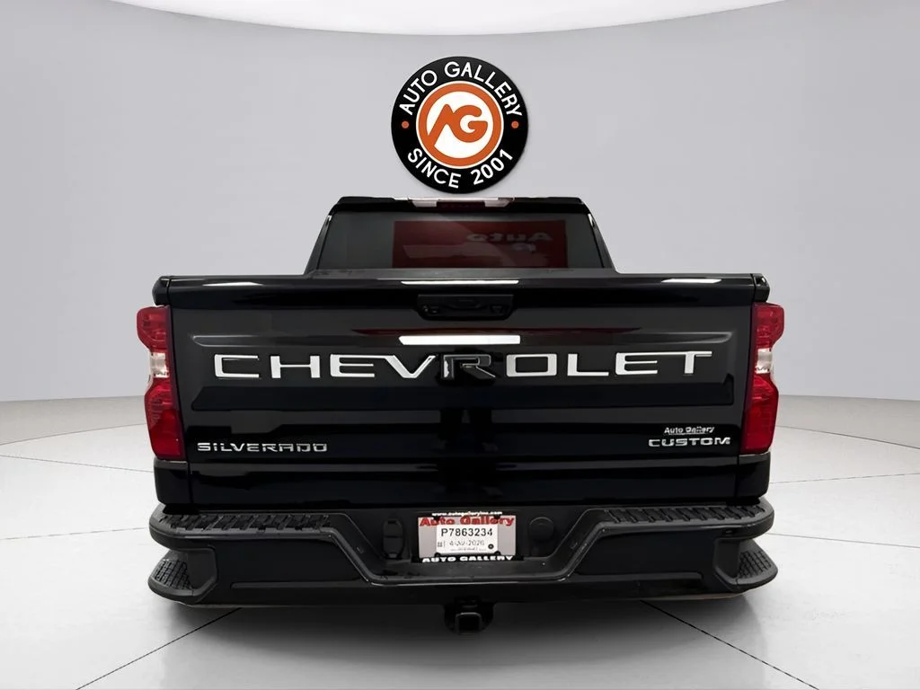 Used 2023 Black Chevrolet Custom image 4
