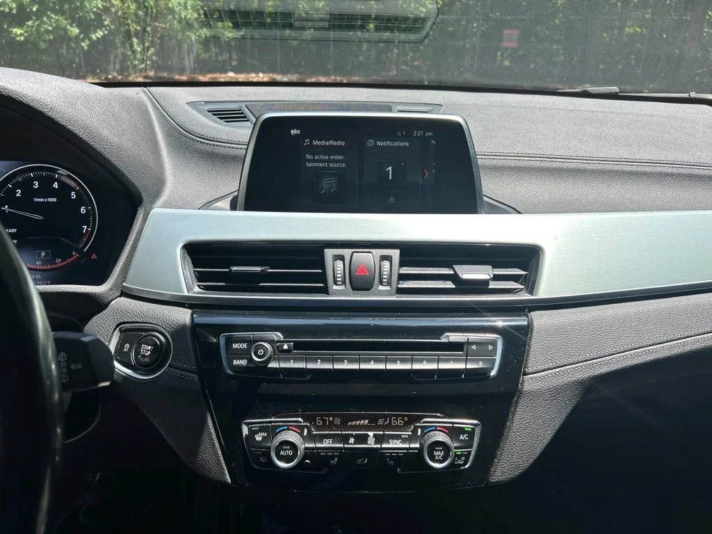 Used 2018 Blue BMW xDrive28i image 18