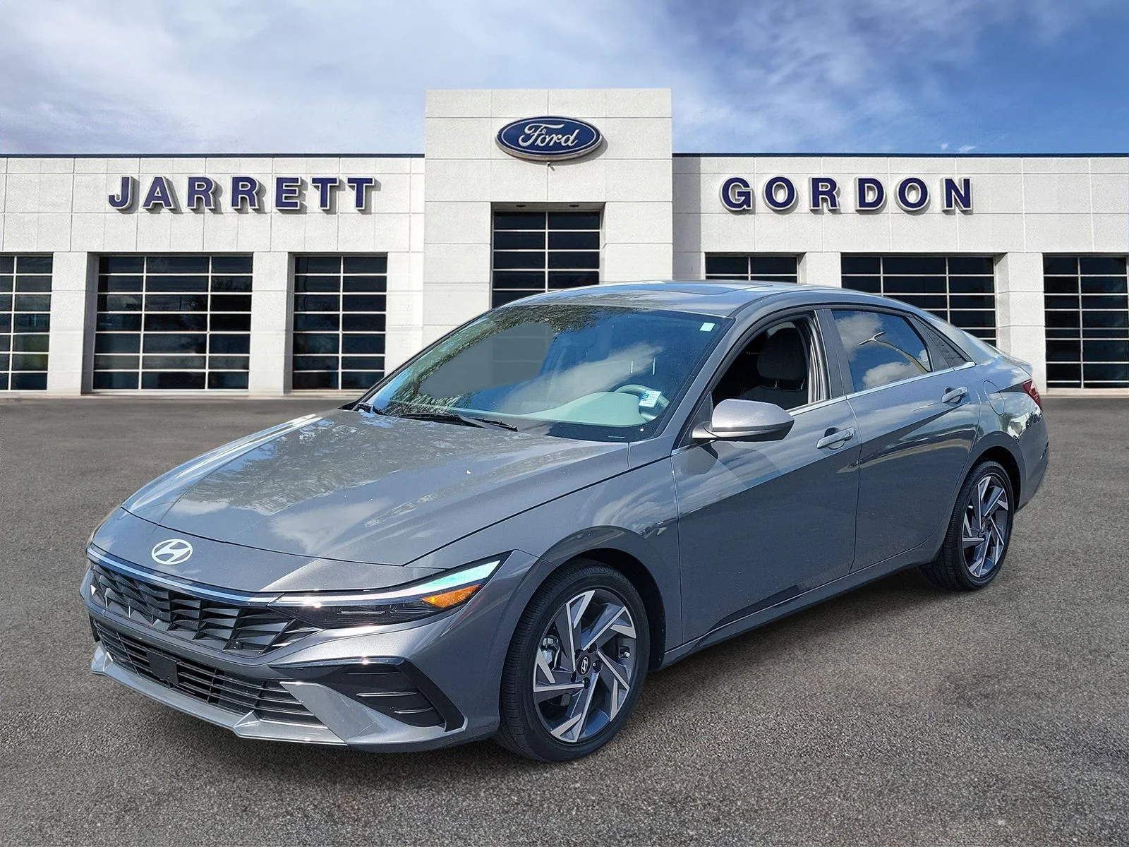 Certified Used 2025 Gray Hyundai SEL Convenience image 2