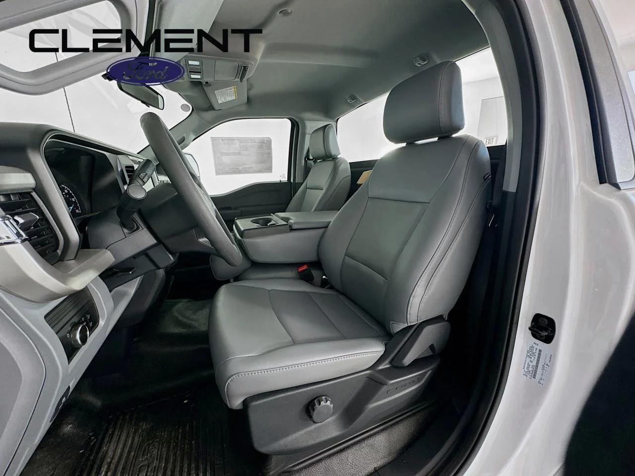 New 2025 Oxford White Ford F-450® XL image 21