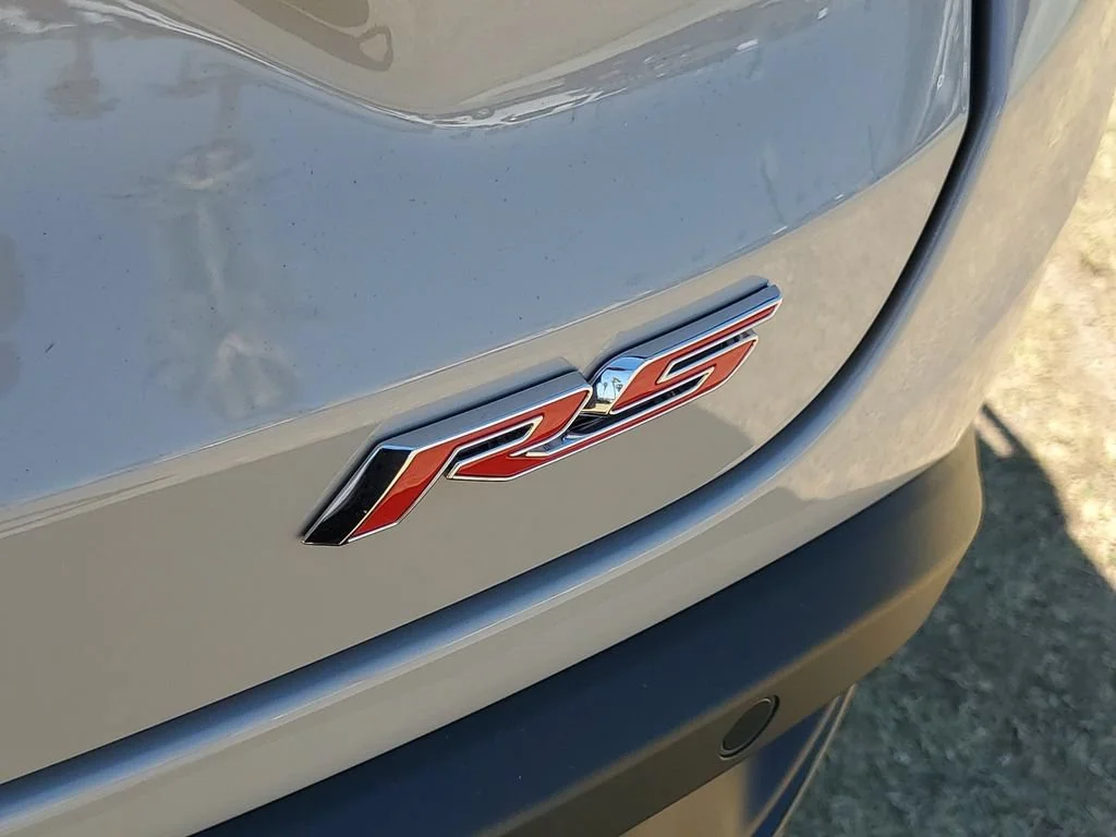 Used 2026 White Sands Chevrolet 1RS image 9