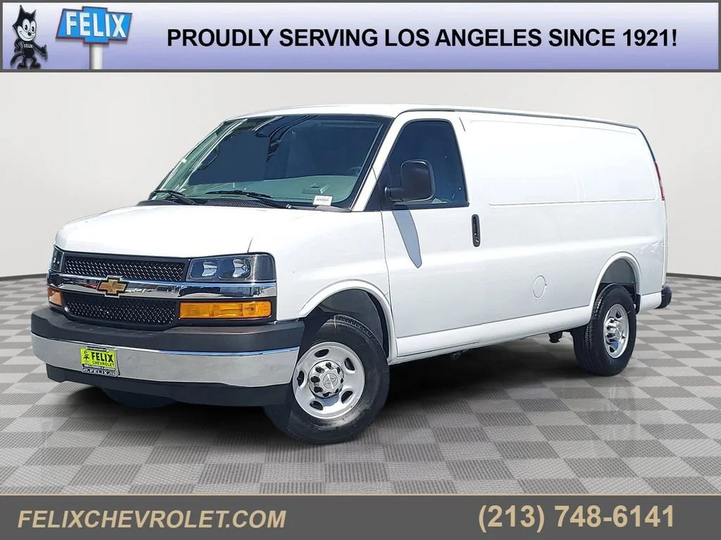 2026 Chevrolet Express 2500 Work Van HD's photo