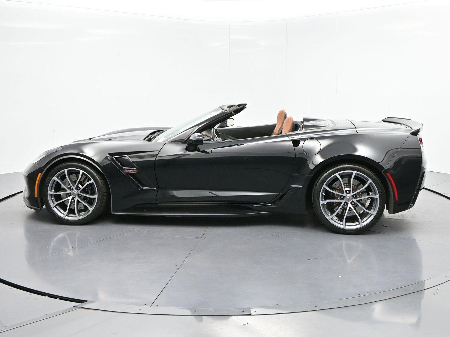 Used 2019 BLACK Chevrolet Grand Sport 2LT image 4