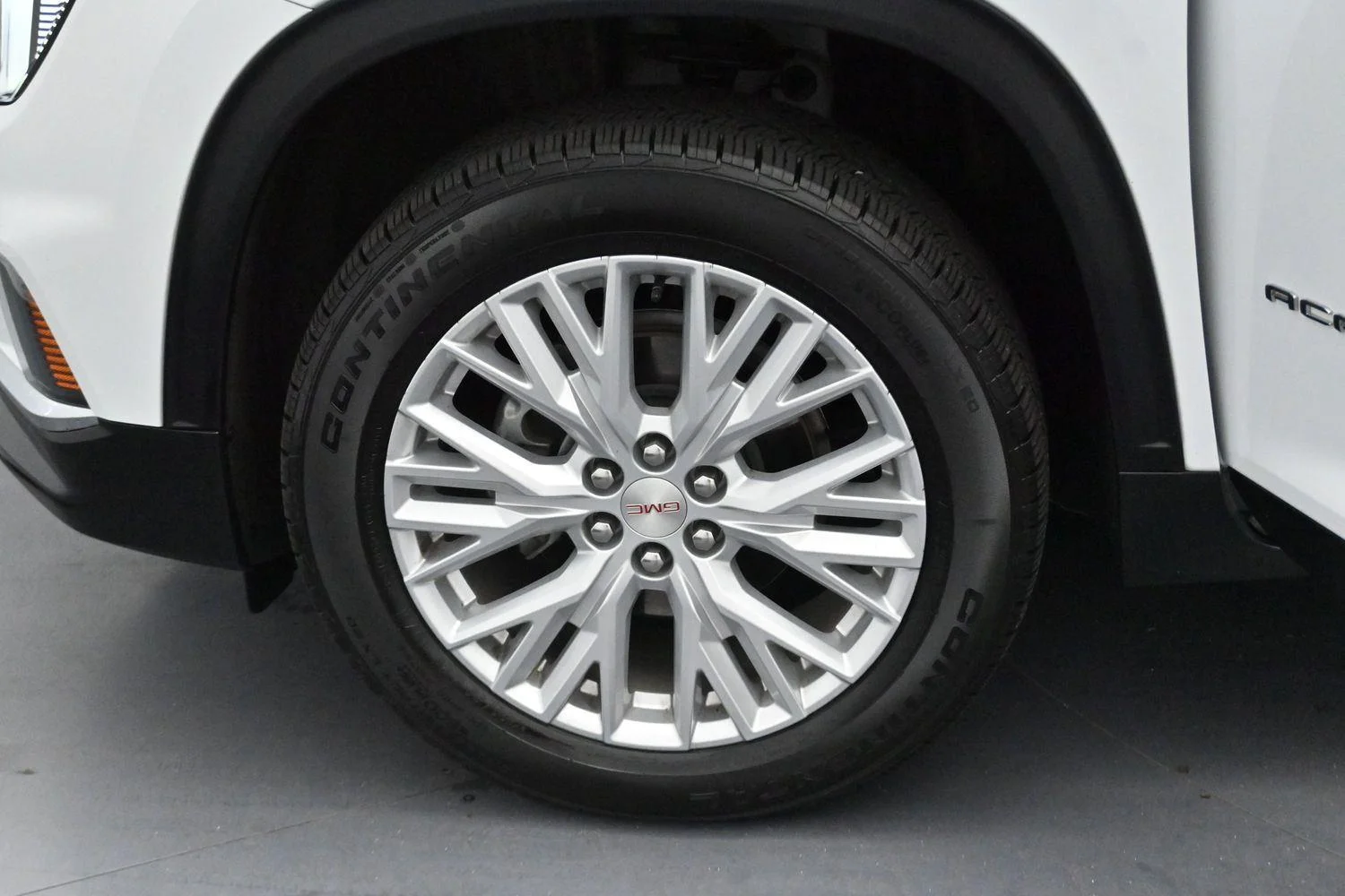 Used 2026 Summit White GMC Elevation image 39