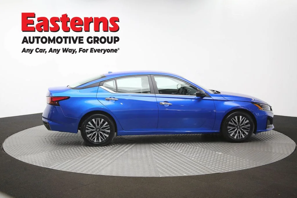 Used 2025 Blue Nissan 2.5 SV image 43