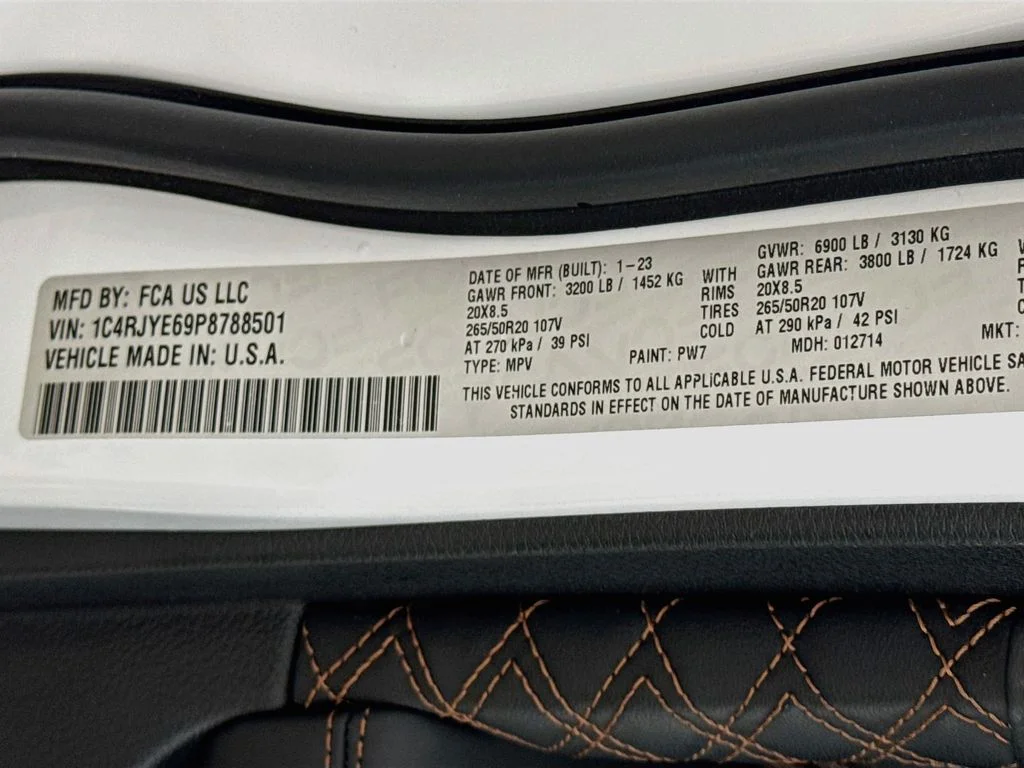 Used 2023 White Jeep Summit 4xe image 33