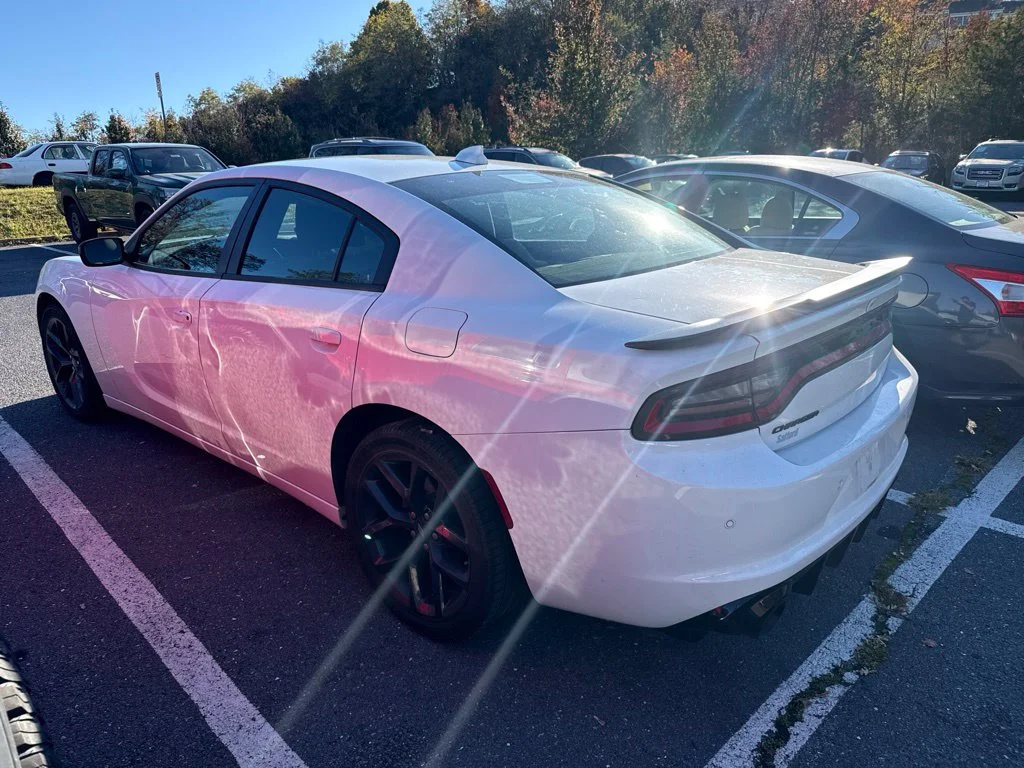 Used 2023 White Dodge SXT image 3