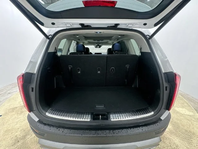 Used 2022 White Kia SX image 23