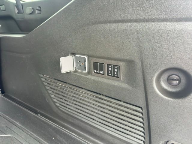 Used 2024 Green GMC Denali Ultimate image 22
