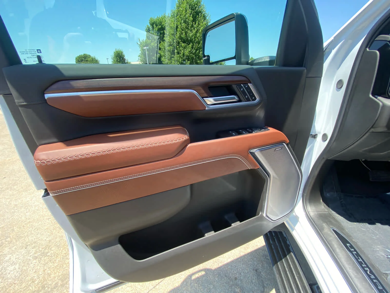 New 2026 Glacier White Tricoat GMC Denali Ultimate image 6
