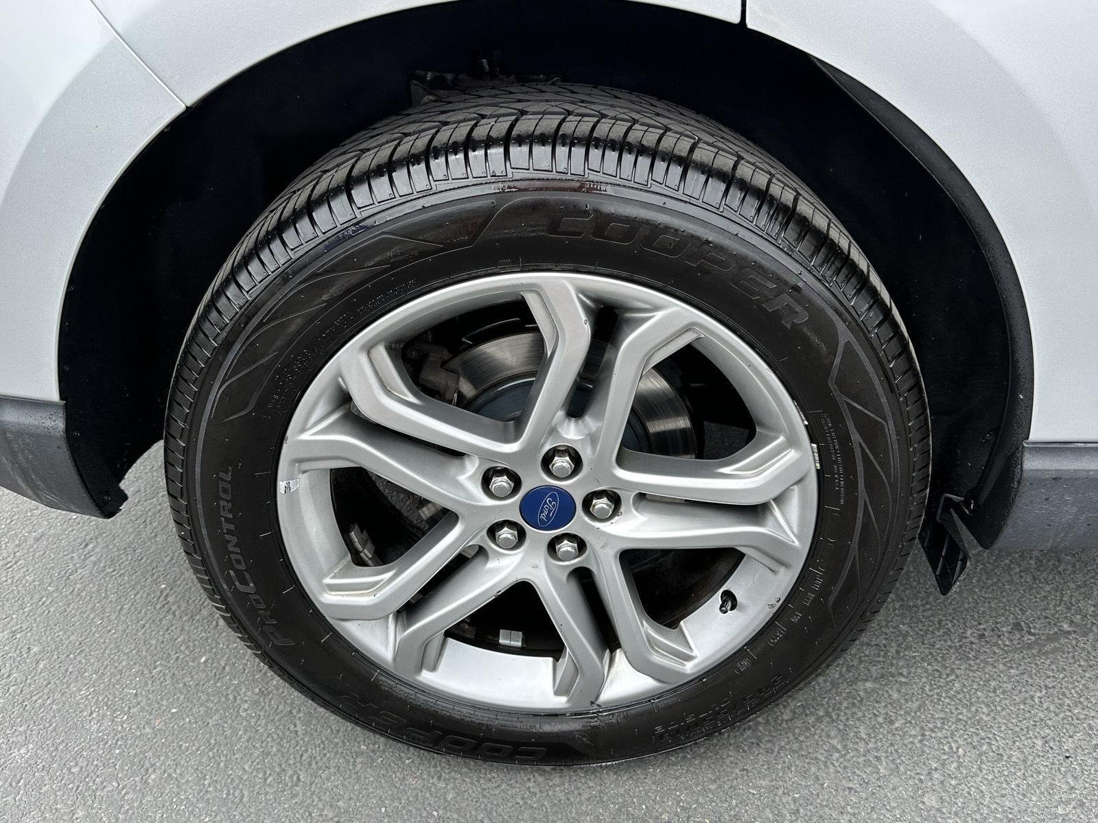 Used 2015 Silver Ford Titanium image 18
