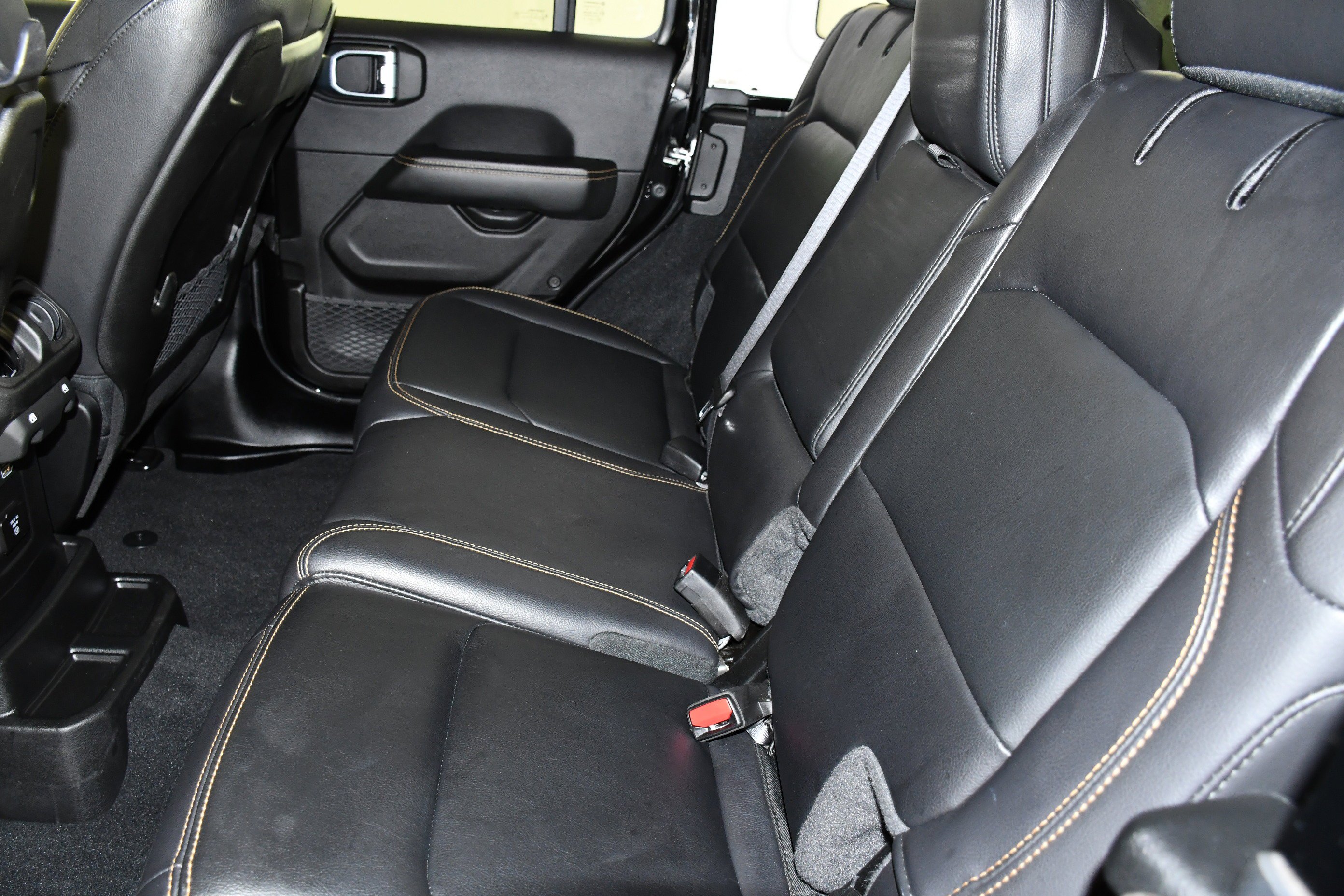 Used 2024 Black Clearcoat Jeep Sahara image 48