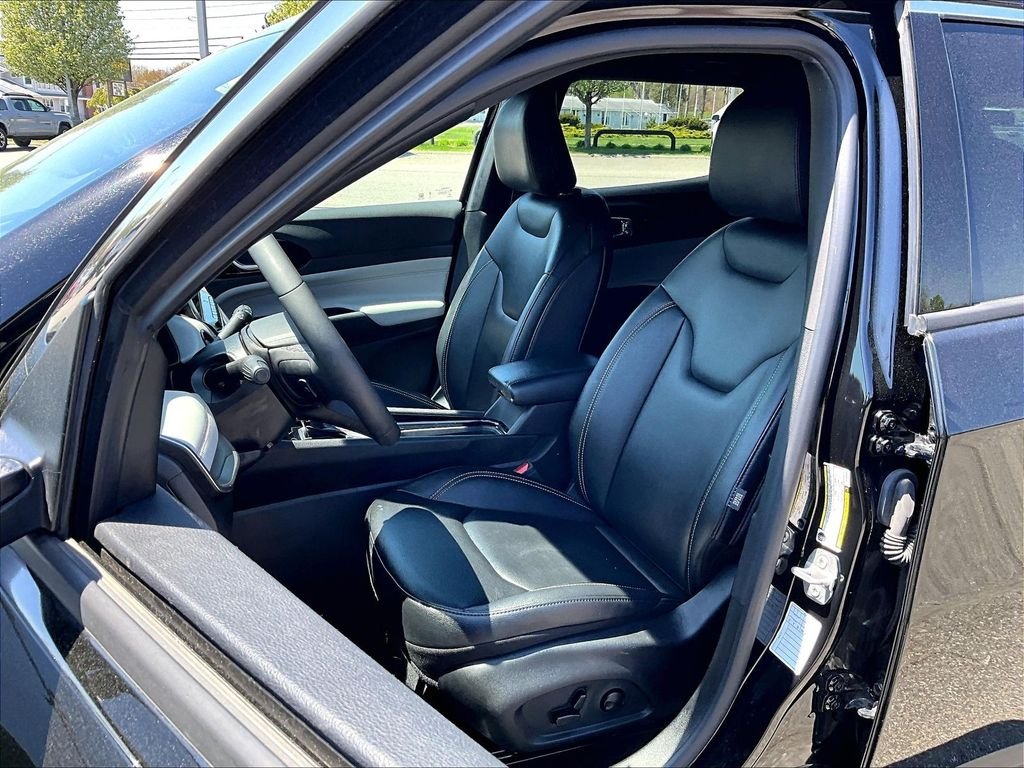 Used 2025 Black Jeep Limited image 10