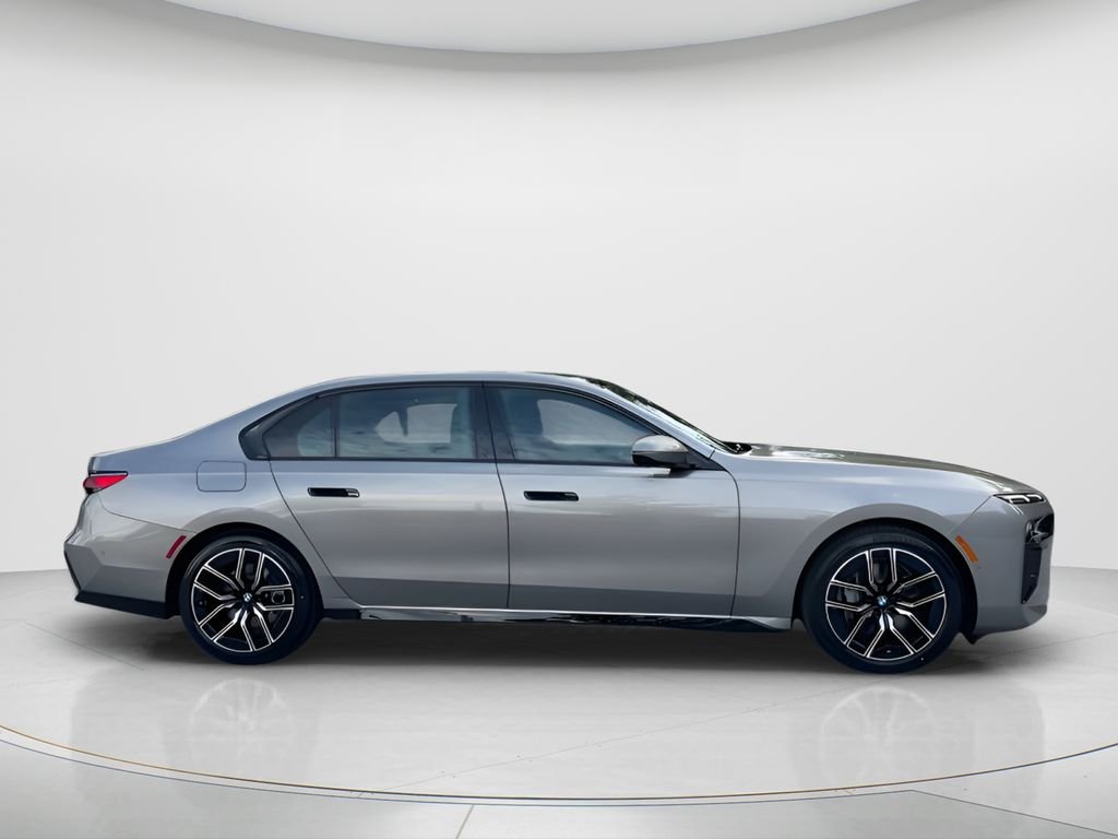 2026 BMW 7 Series 740i - Photo 9