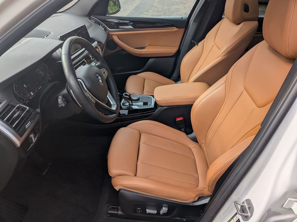Used 2023  BMW xDrive30i image 17