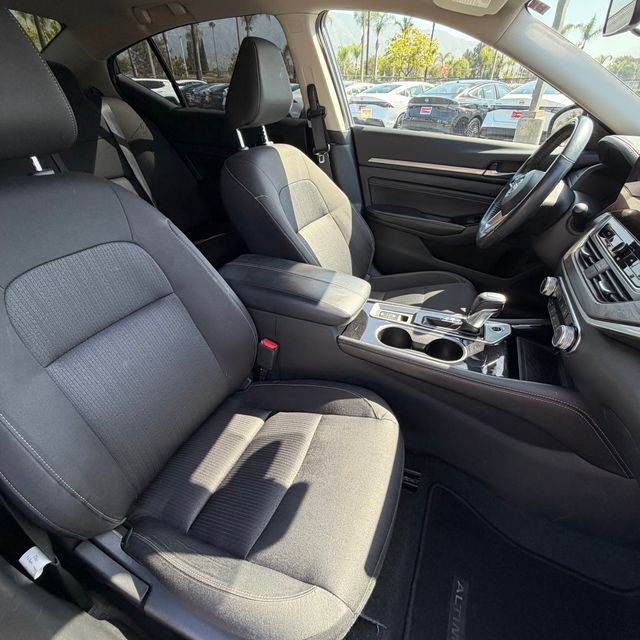 Used 2023 Gray Nissan 2.5 SV image 28
