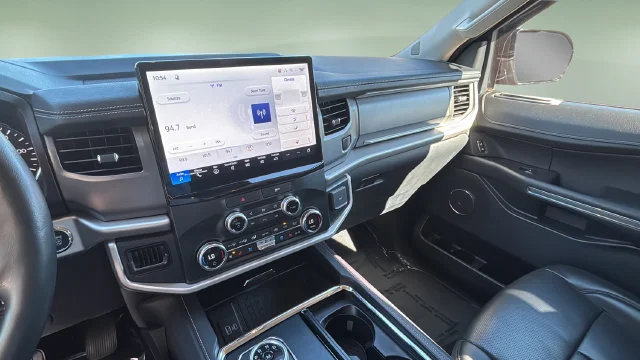 Used 2022  Ford XLT image 25