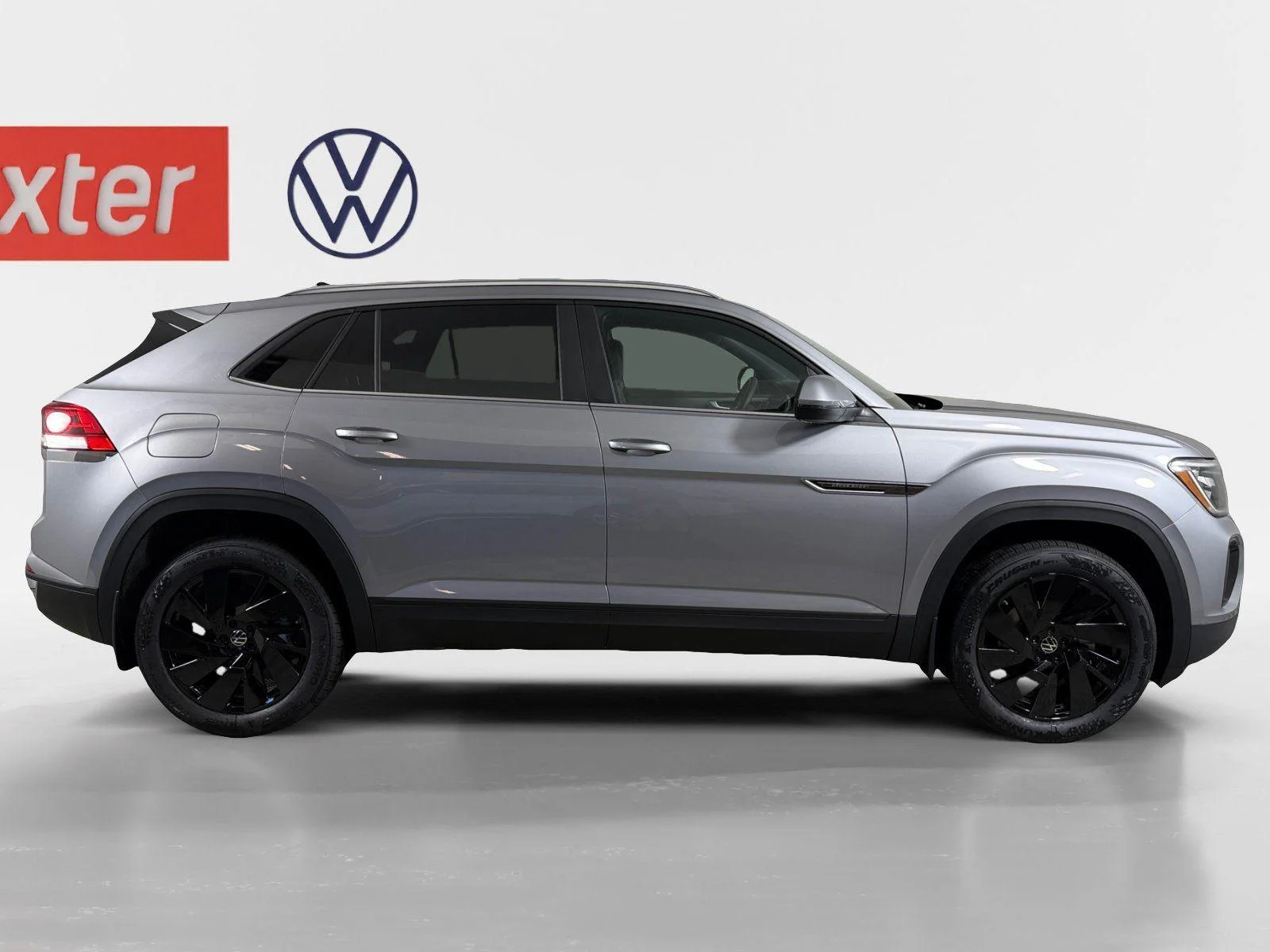 New 2026 SILVER MIST Volkswagen 2.0T SE w/Technology image 8