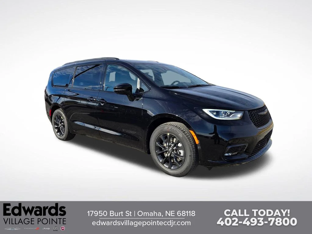 2026 Chrysler Pacifica Select AWD's photo