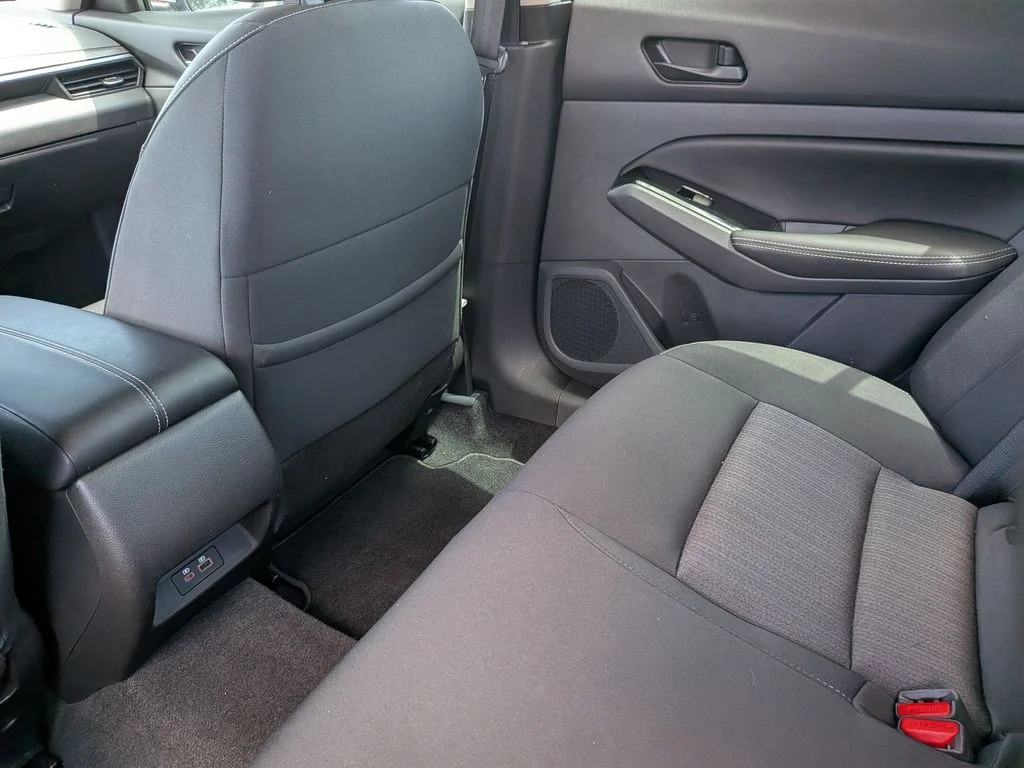 Used 2023 Silver Nissan 2.5 SV image 38