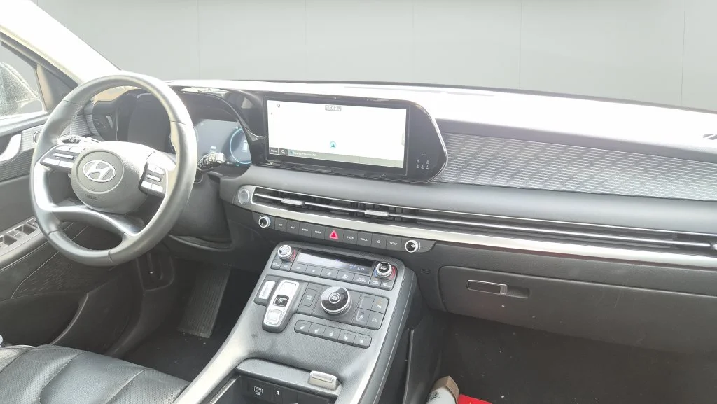 Used 2025 Black Hyundai Limited image 10
