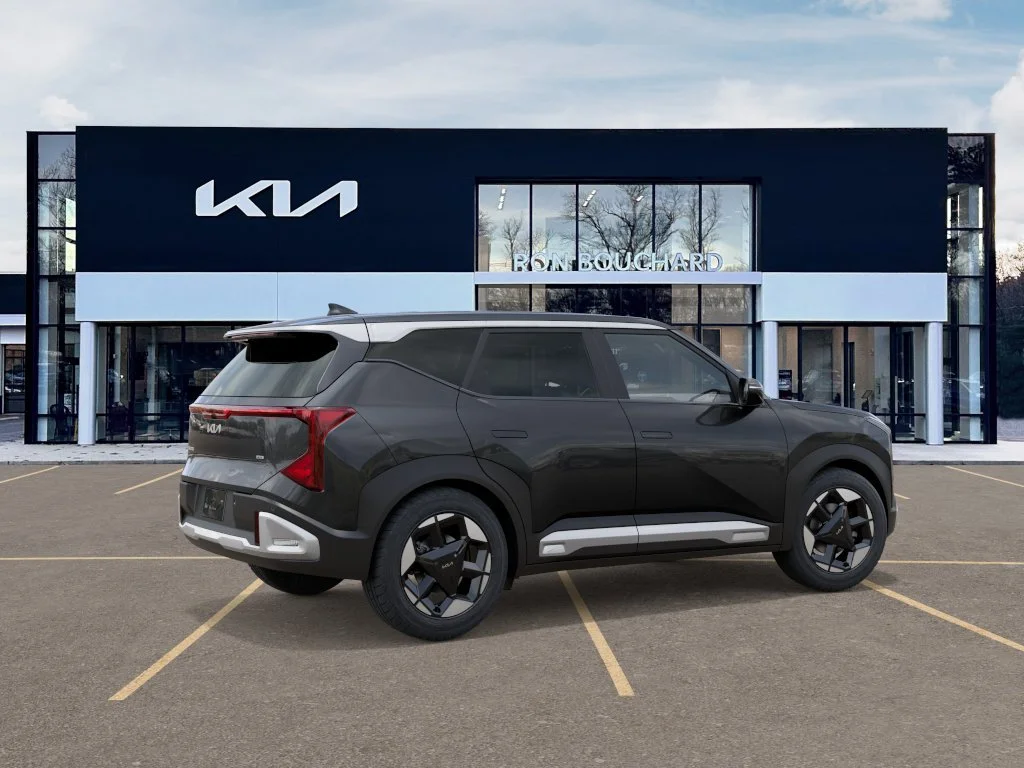 New 2027 Interstellar Gray Kia S image 6