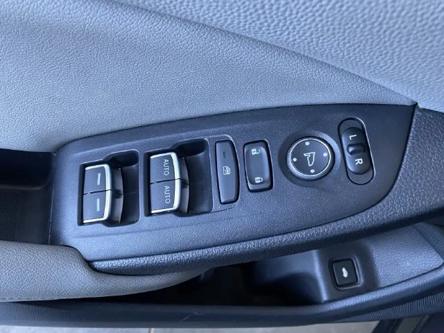 2018 Honda Accord LX - Photo 18