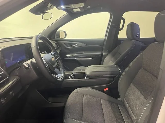 Used 2025 Summit White Chevrolet LT image 19