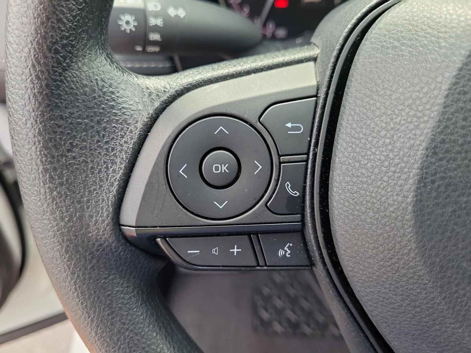 Certified Used 2025 White Toyota LE image 18