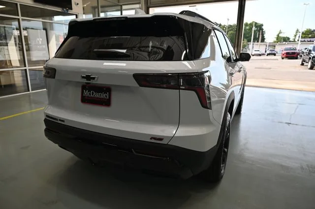 New 2027 Polar White Tricoat Chevrolet RS image 5