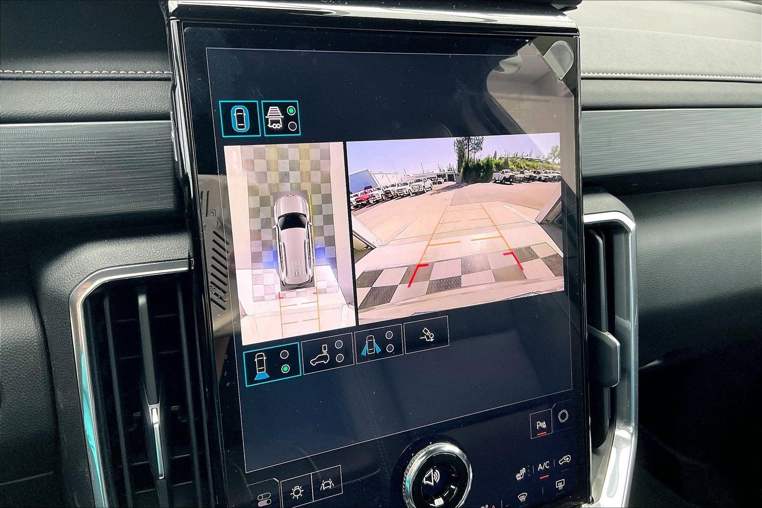 2026 GMC Acadia Elevation - Photo 13