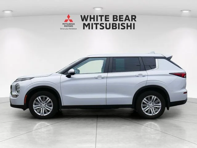 Used 2023 White Diamond Mitsubishi ES image 3