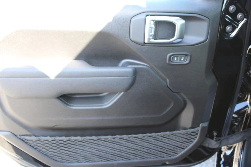 New 2026 Black Clear-Coat Exterior Paint Jeep Sport image 9