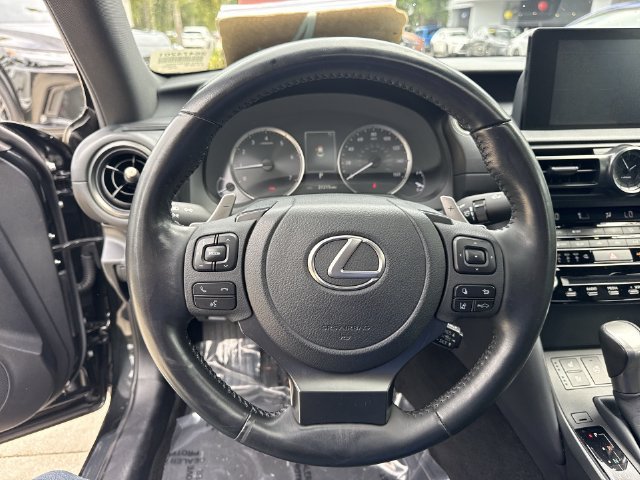 2025 Lexus IS 300 - Photo 14