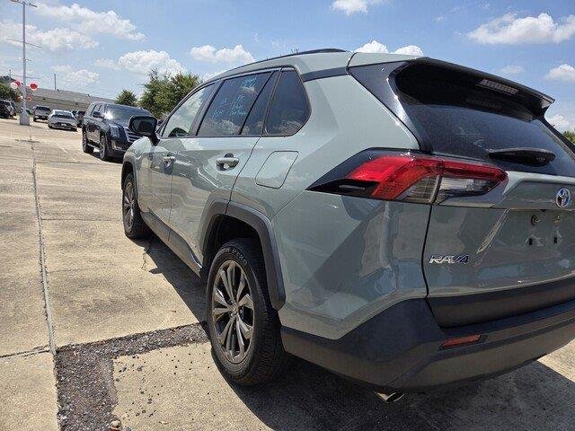 Used 2022 Lunar Rock Toyota XLE Premium image 5