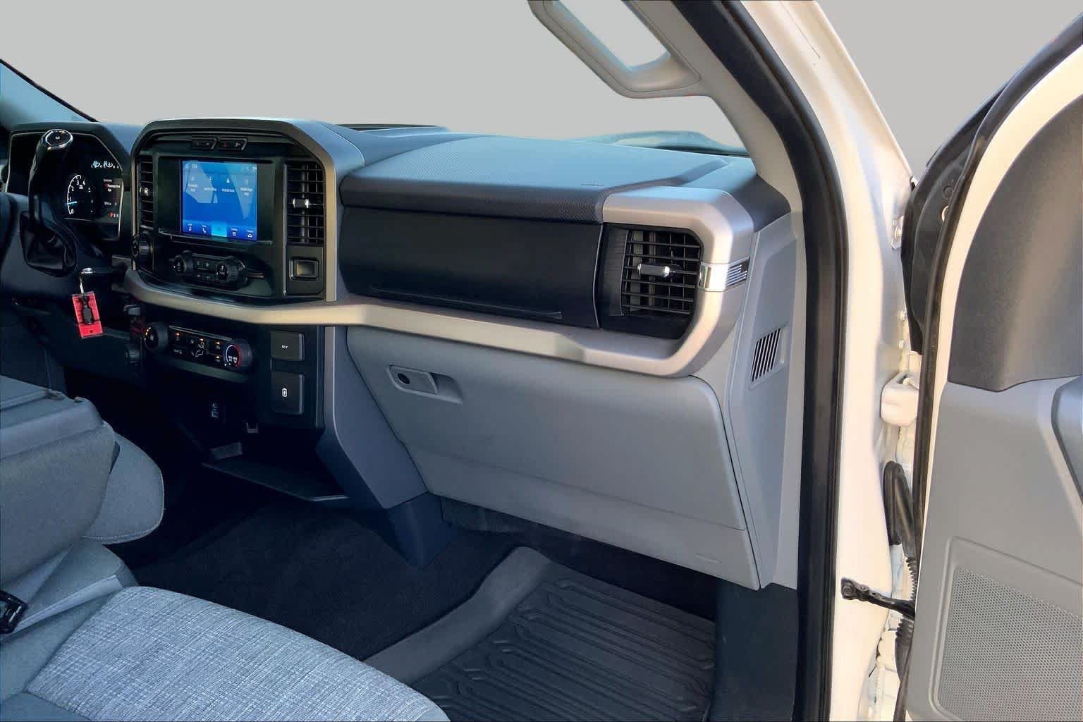 Used 2023 Oxford White Ford XLT image 17
