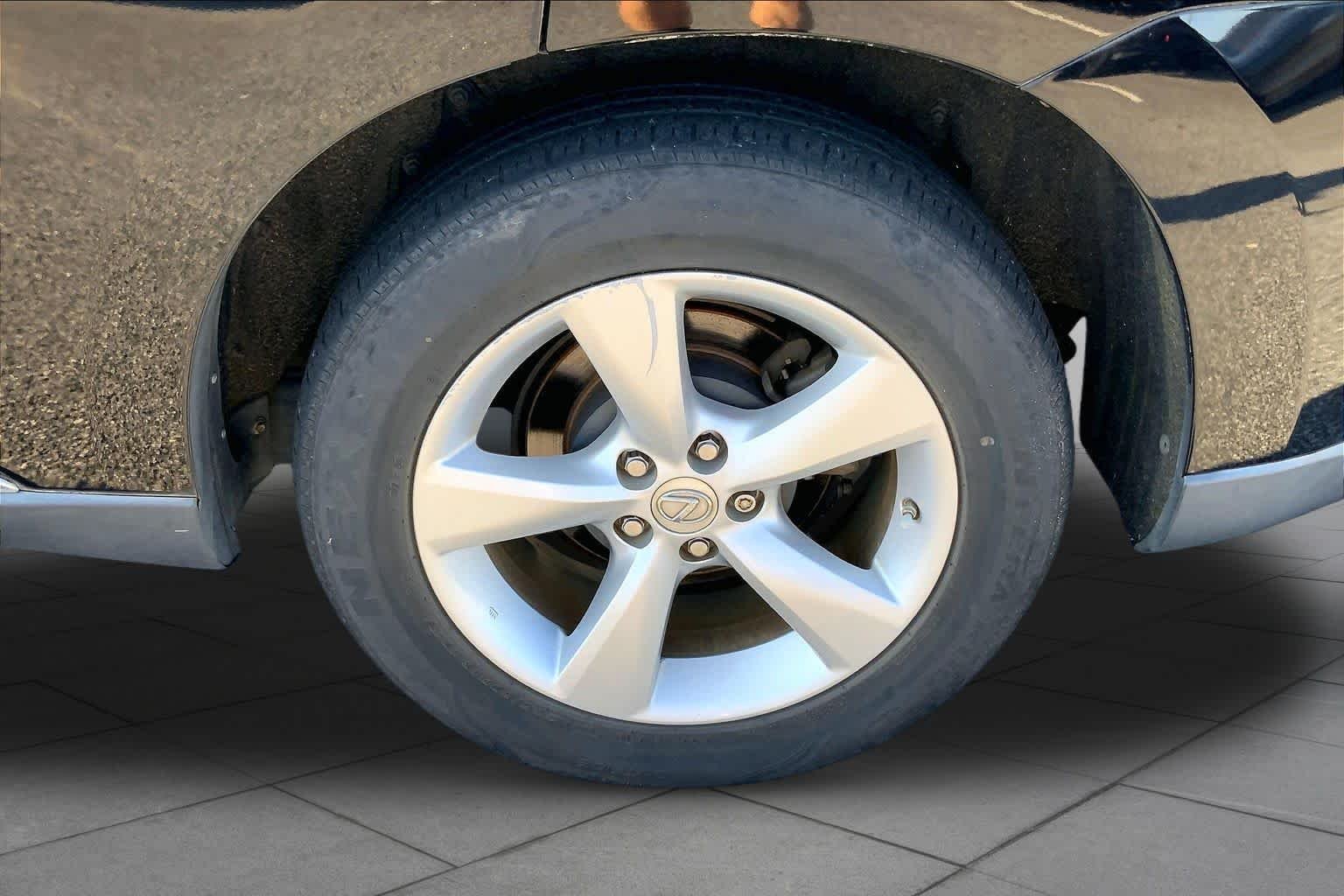 Used 2014 Obsidian Lexus  image 10