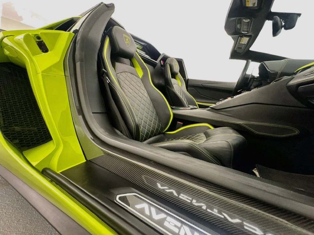 Used 2019  Lamborghini Base image 29