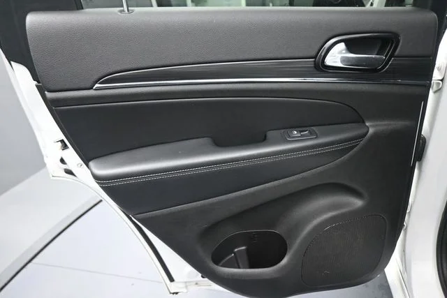 Used 2021 White Jeep Limited image 28
