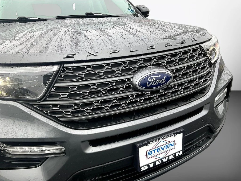 Used 2023 Gray Ford XLT image 25