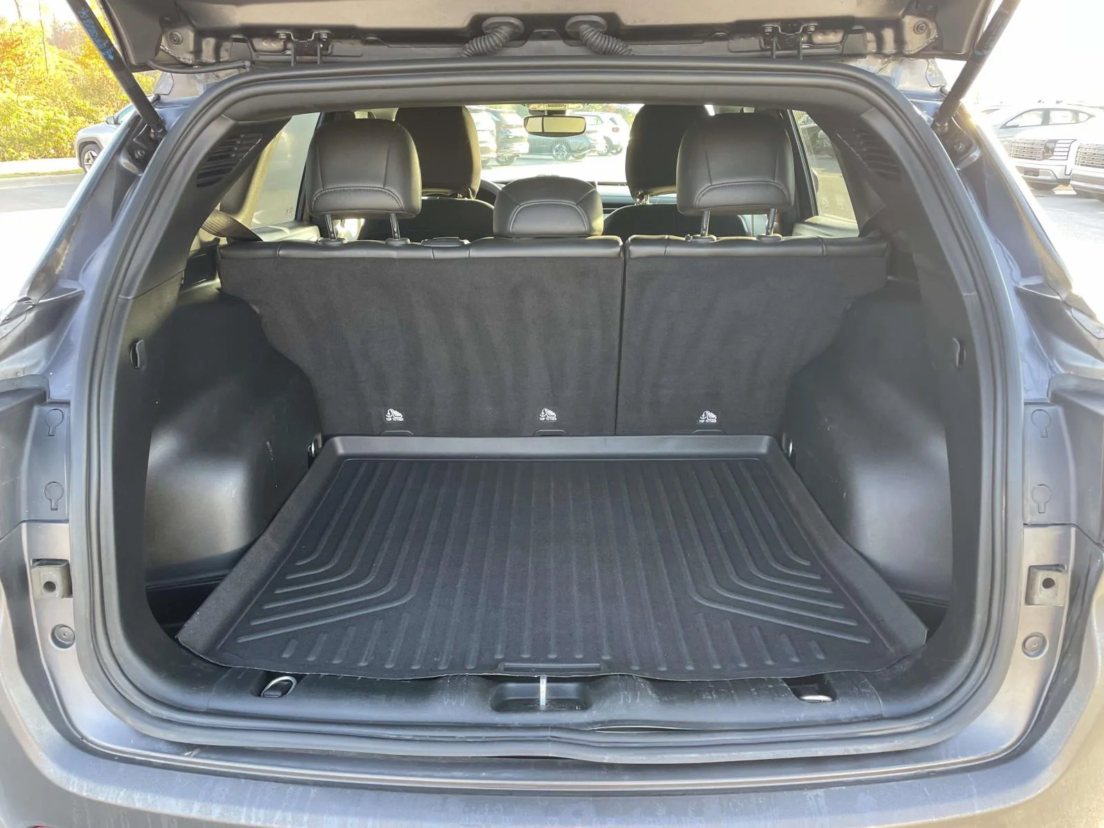 Used 2023 Granite Crystal Metallic Clearcoat Jeep Latitude Lux image 29