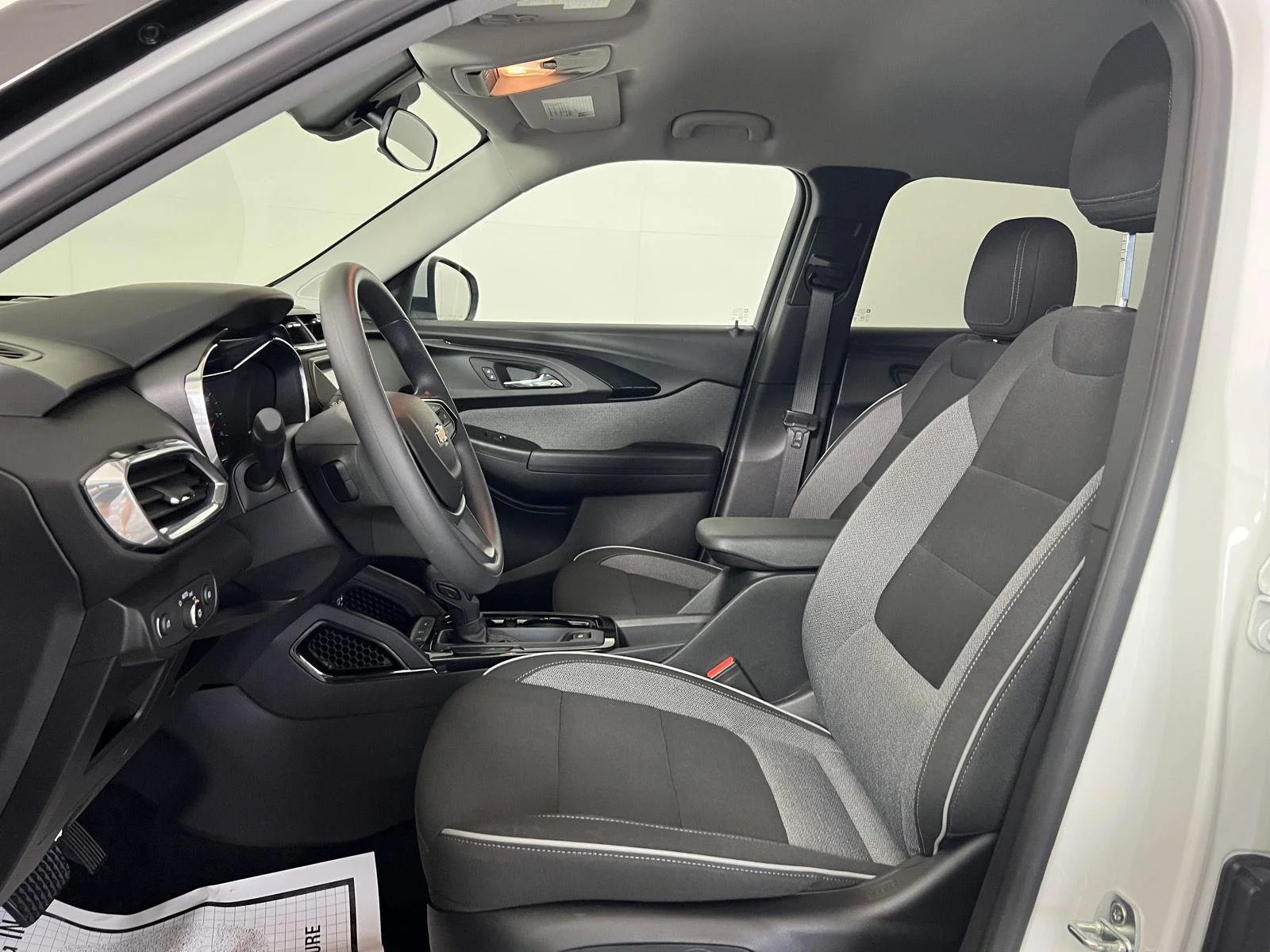 Used 2023 Summit White Chevrolet LT image 12