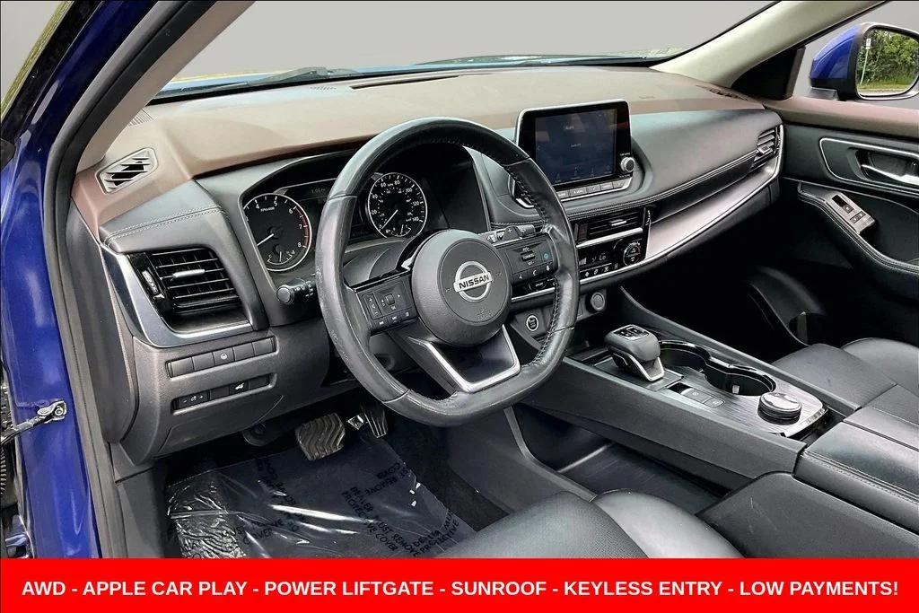Used 2021 Blue Nissan SV image 17